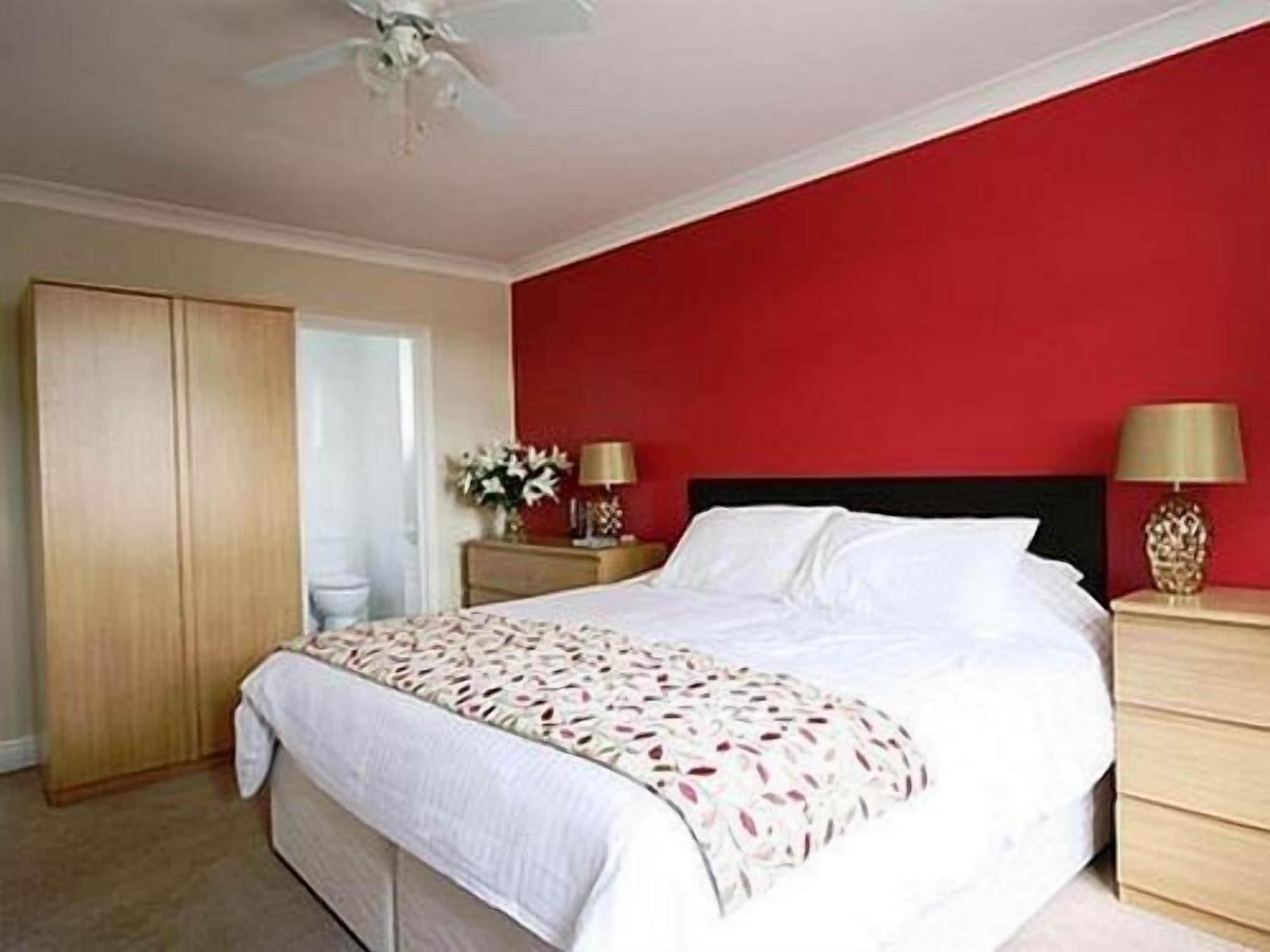 Dunmow Guest House Great Dunmow Exteriör bild